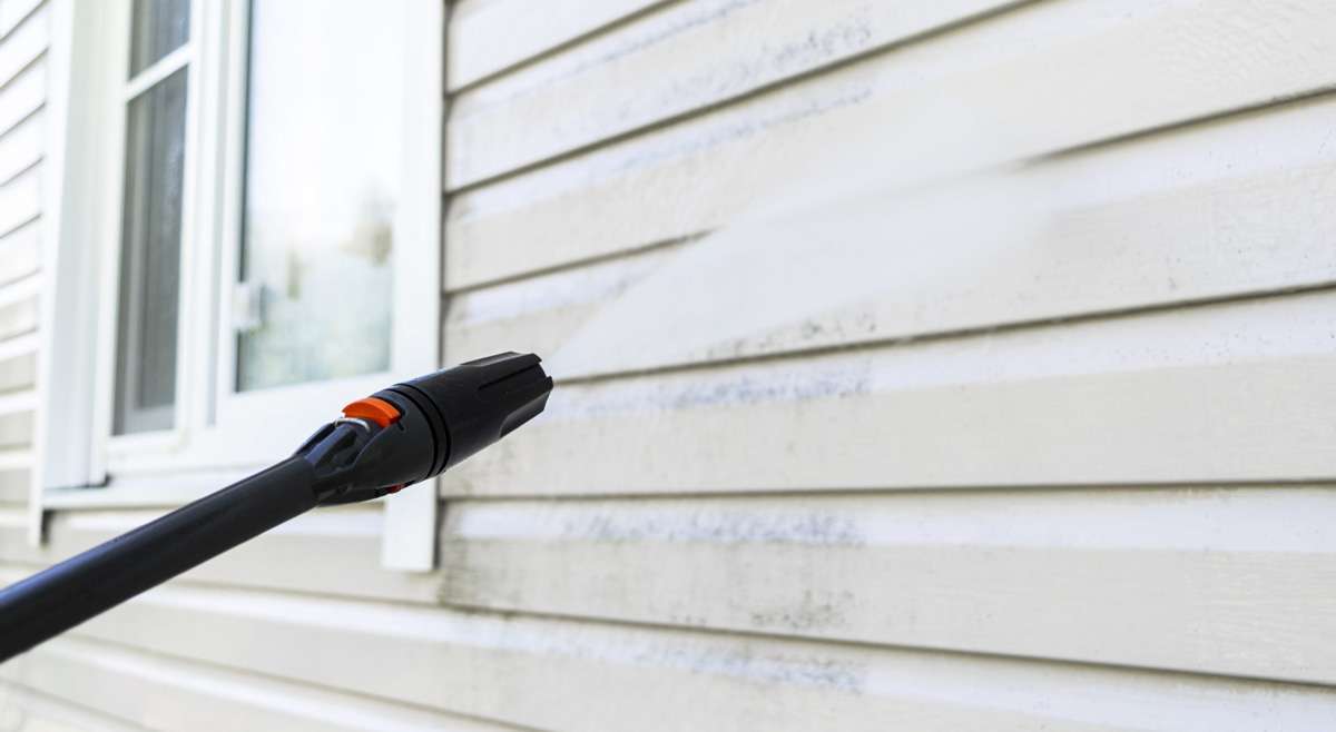 Fort Worth siding cleaning service